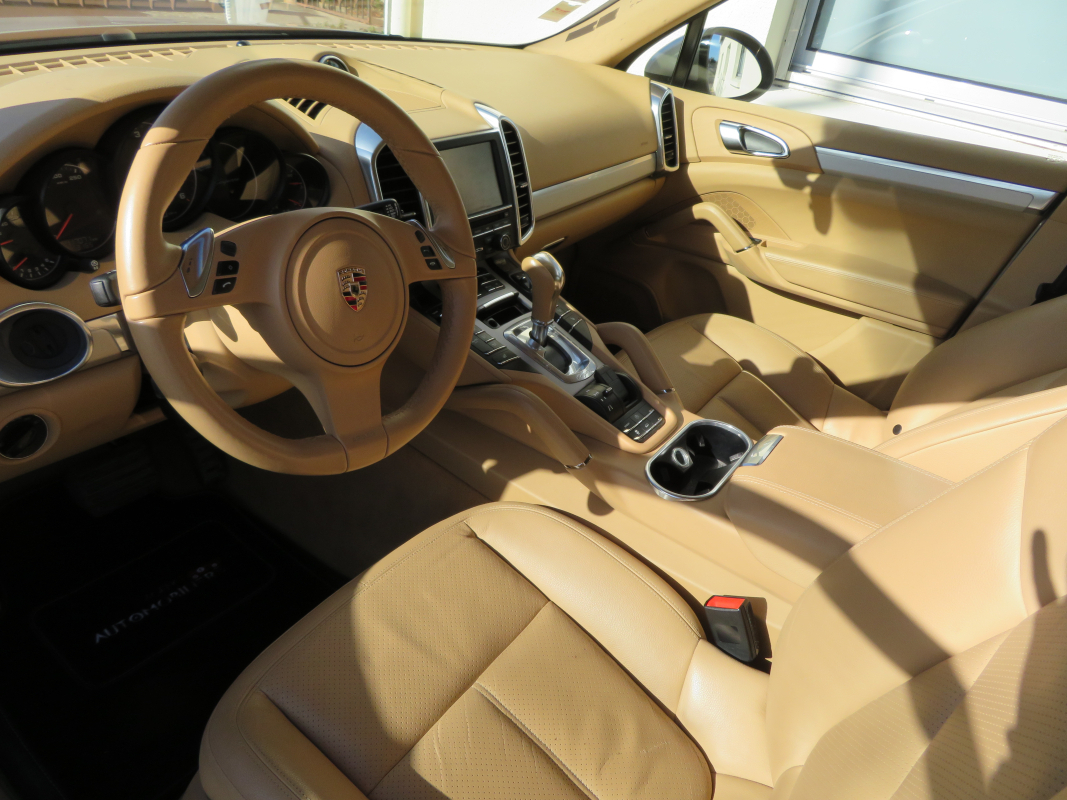 Porsche Cayenne — 9