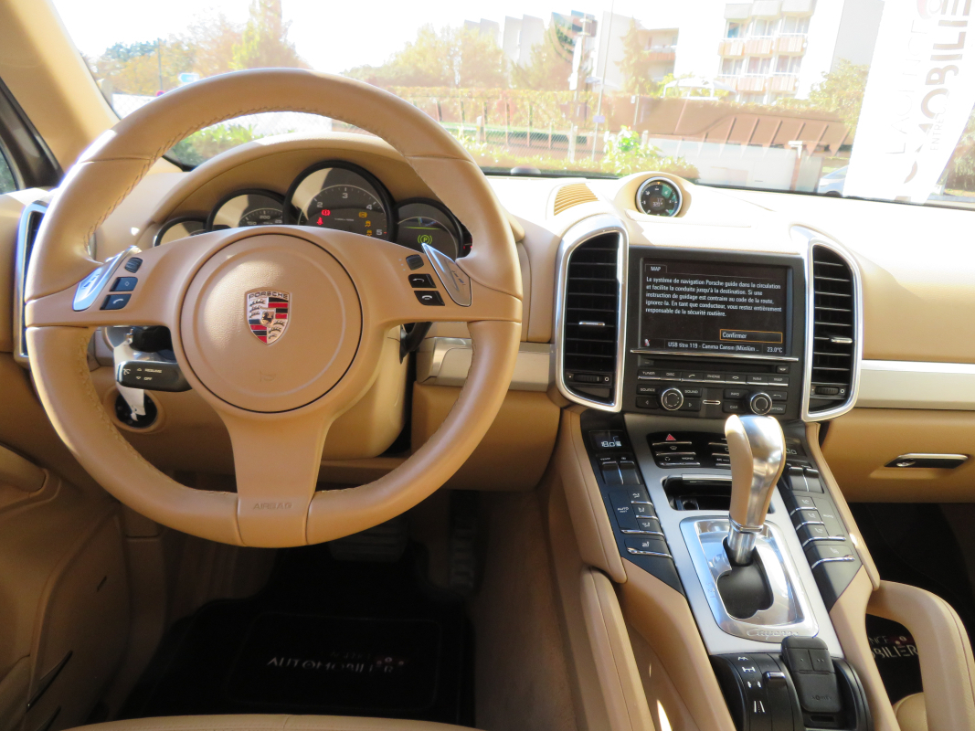 Porsche Cayenne — 10