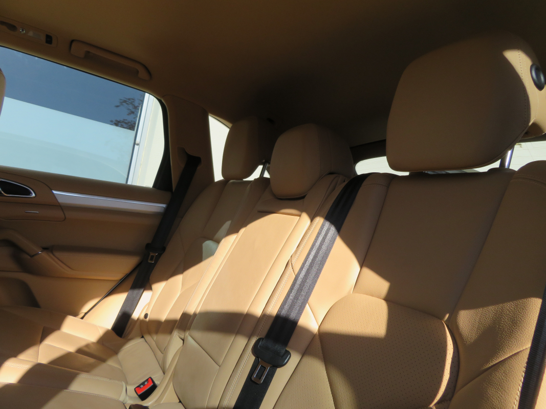 Porsche Cayenne — 18