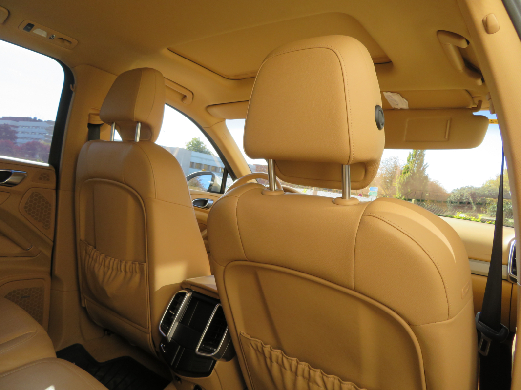 Porsche Cayenne — 16