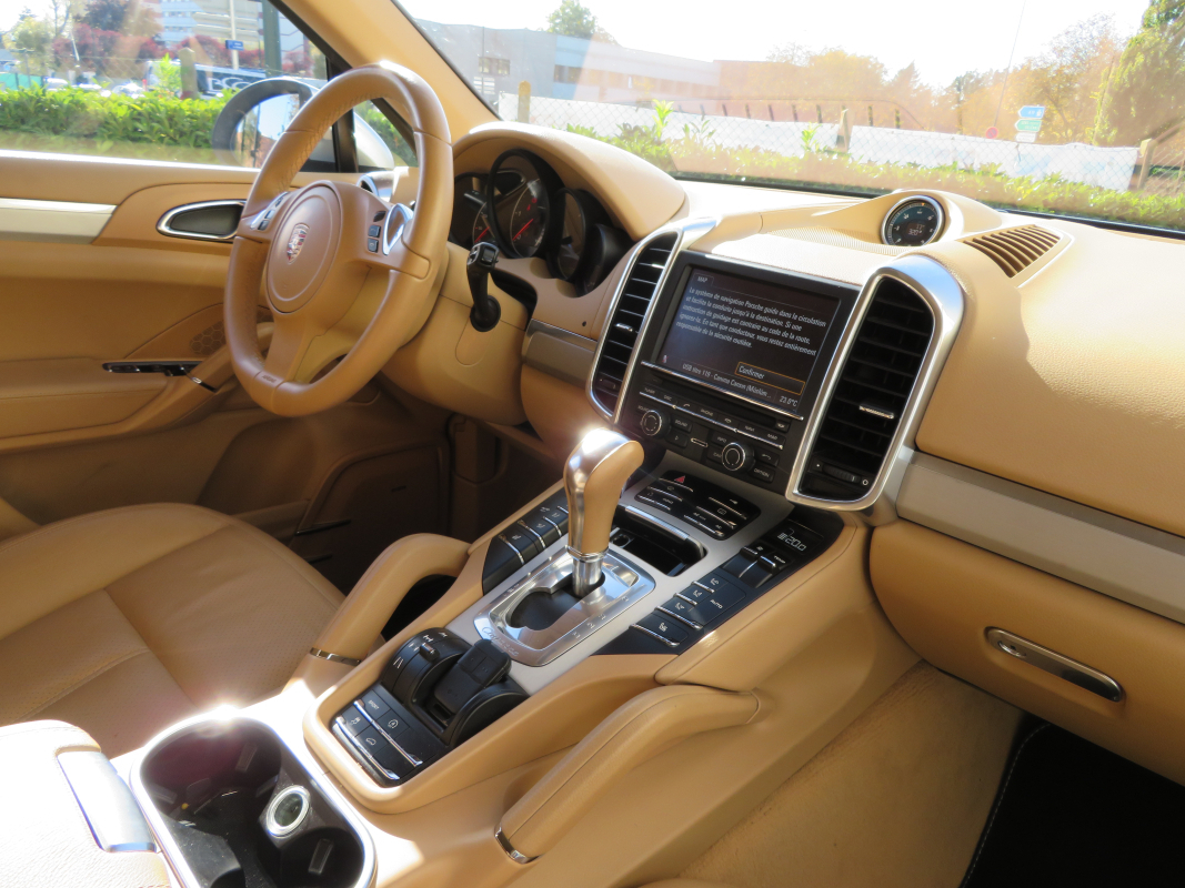 Porsche Cayenne — 11