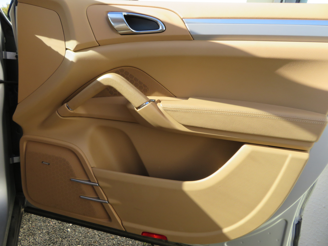 Porsche Cayenne — 28
