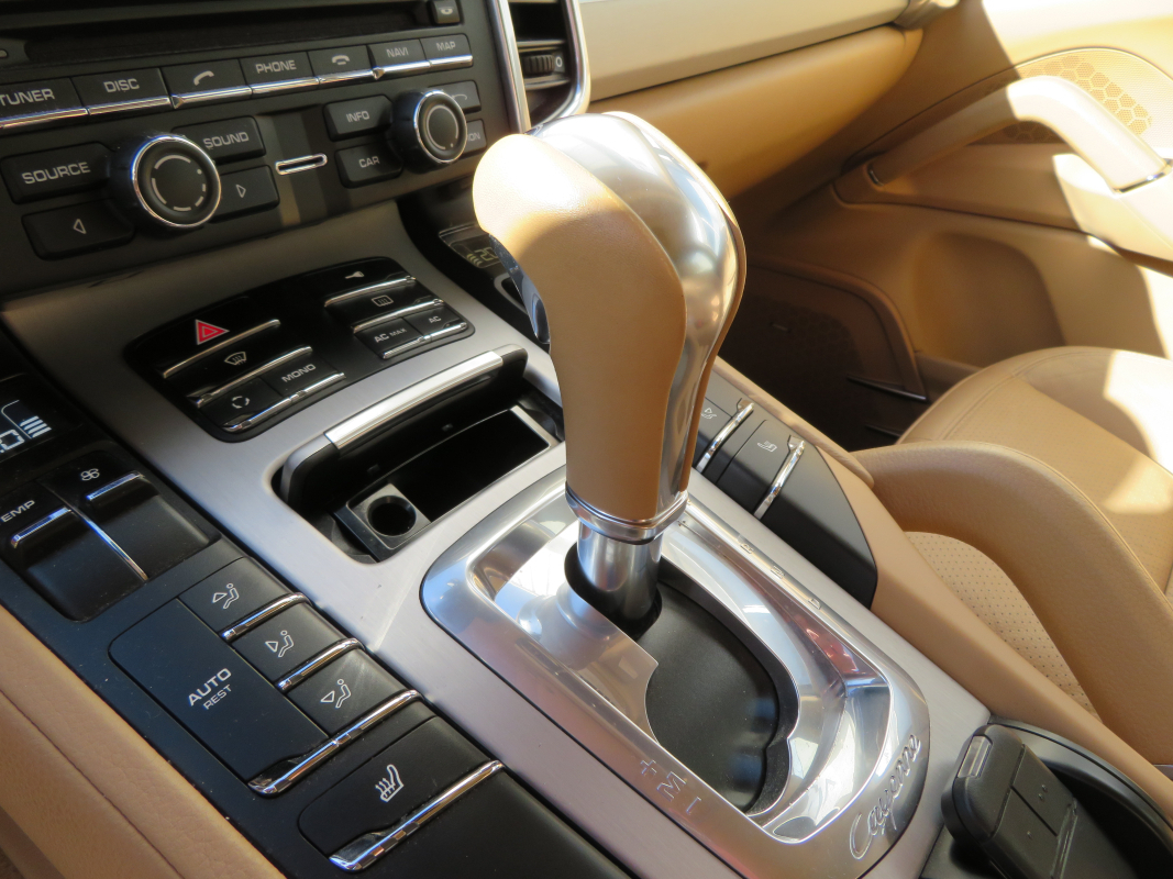 Porsche Cayenne — 24