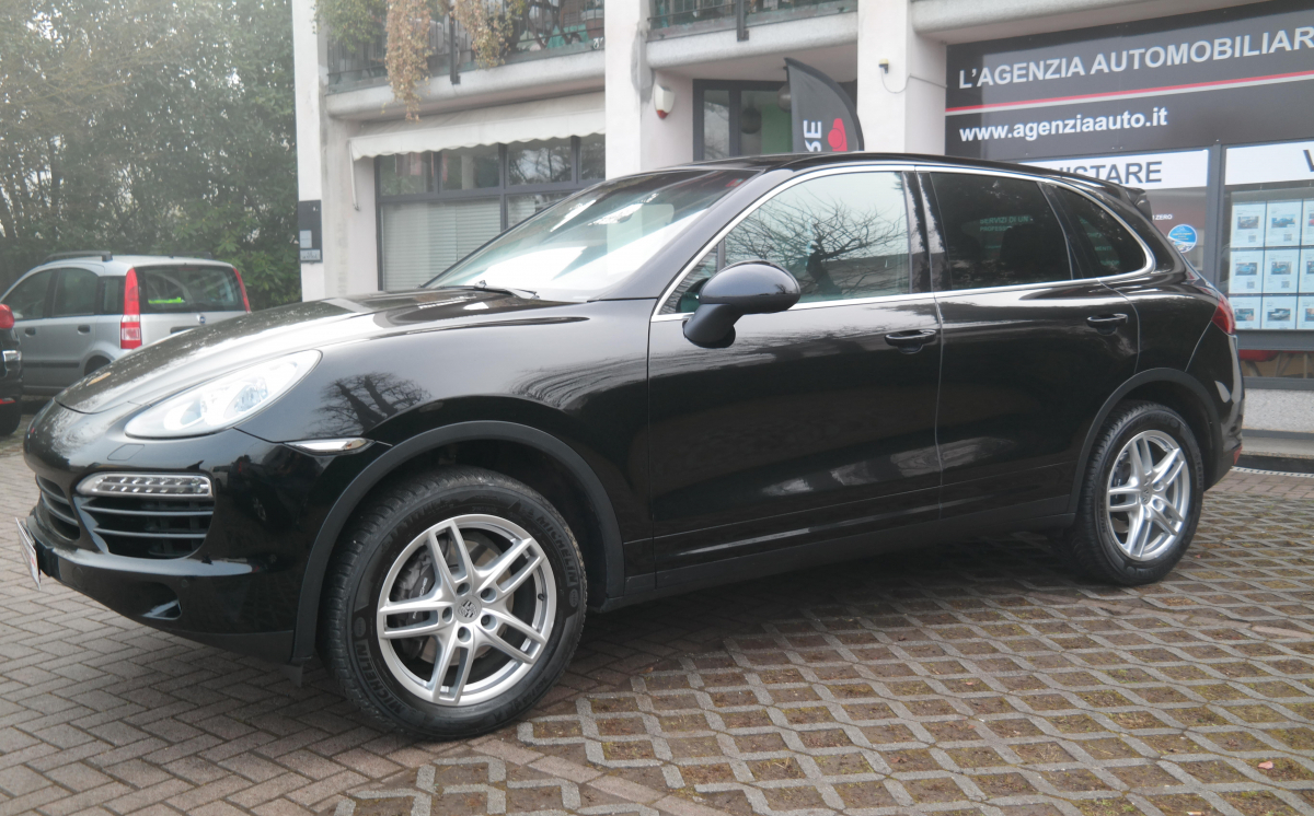 Porsche Cayenne — 3