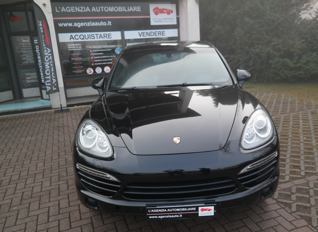 Porsche Cayenne — 11