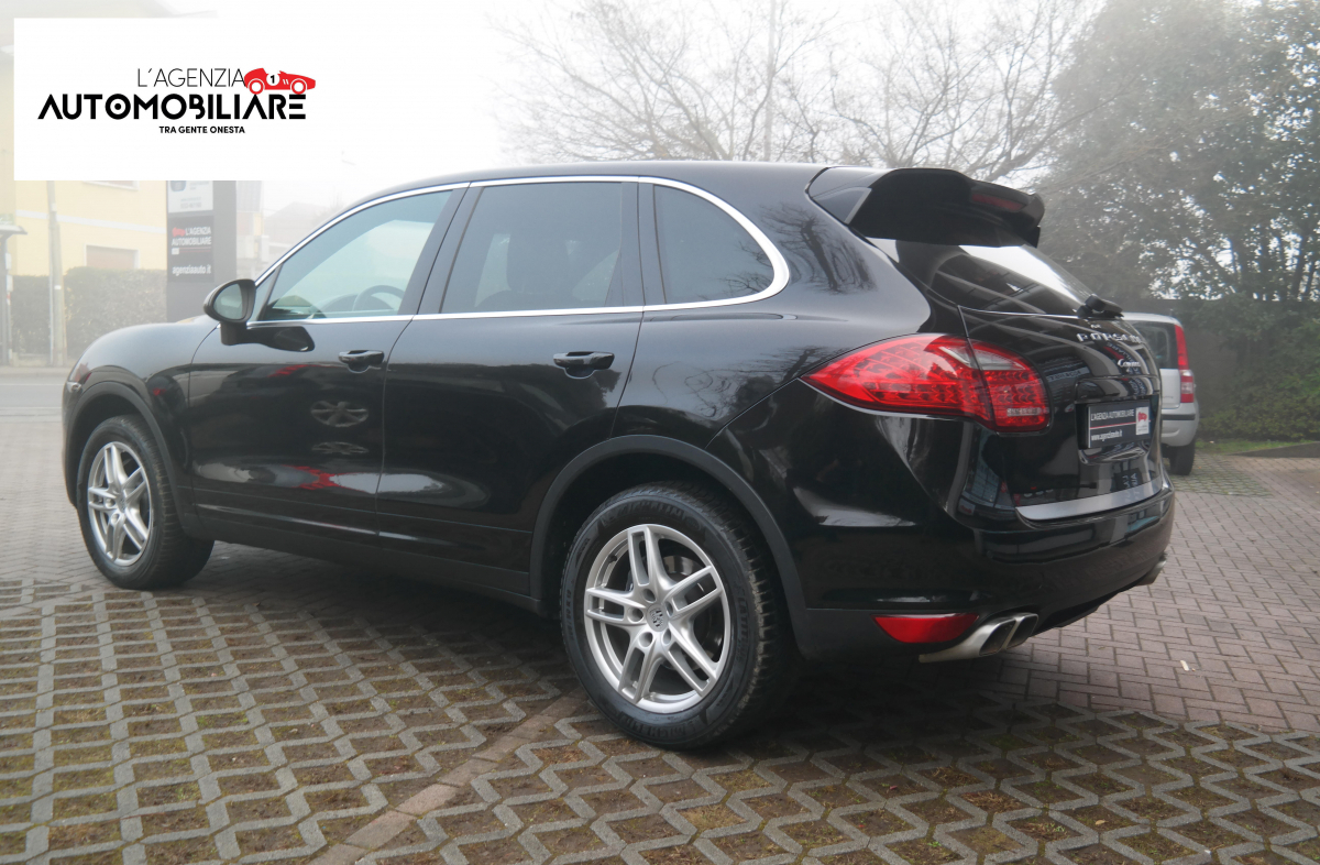 Porsche Cayenne — 5