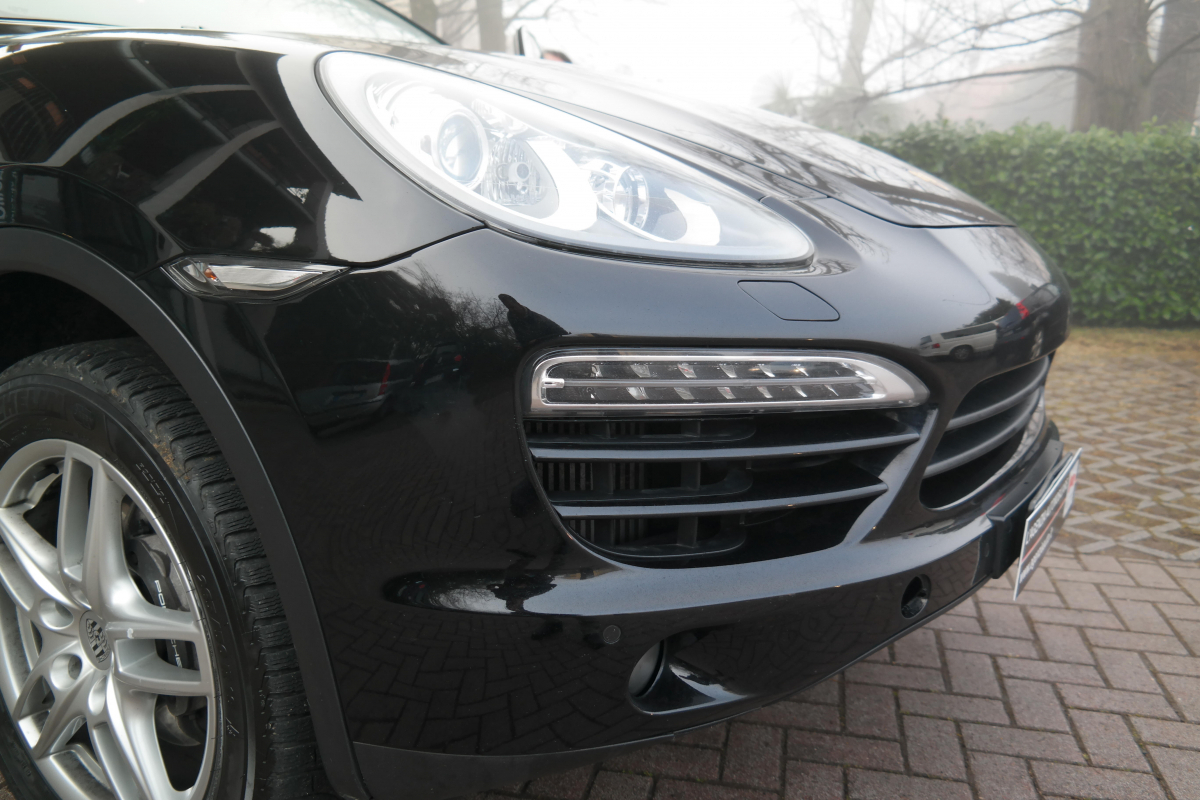 Porsche Cayenne — 14