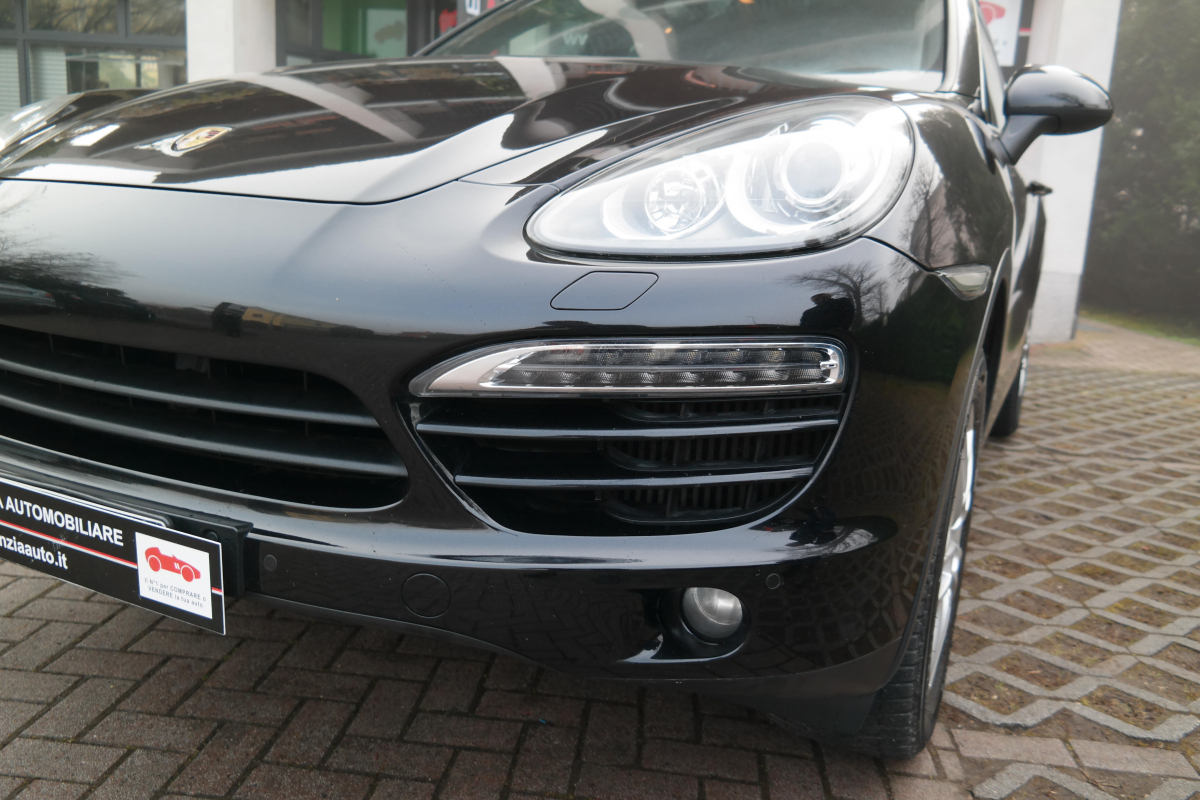 Porsche Cayenne — 18