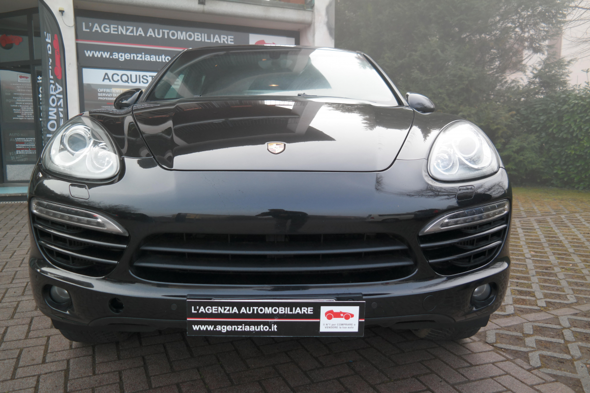 Porsche Cayenne — 17