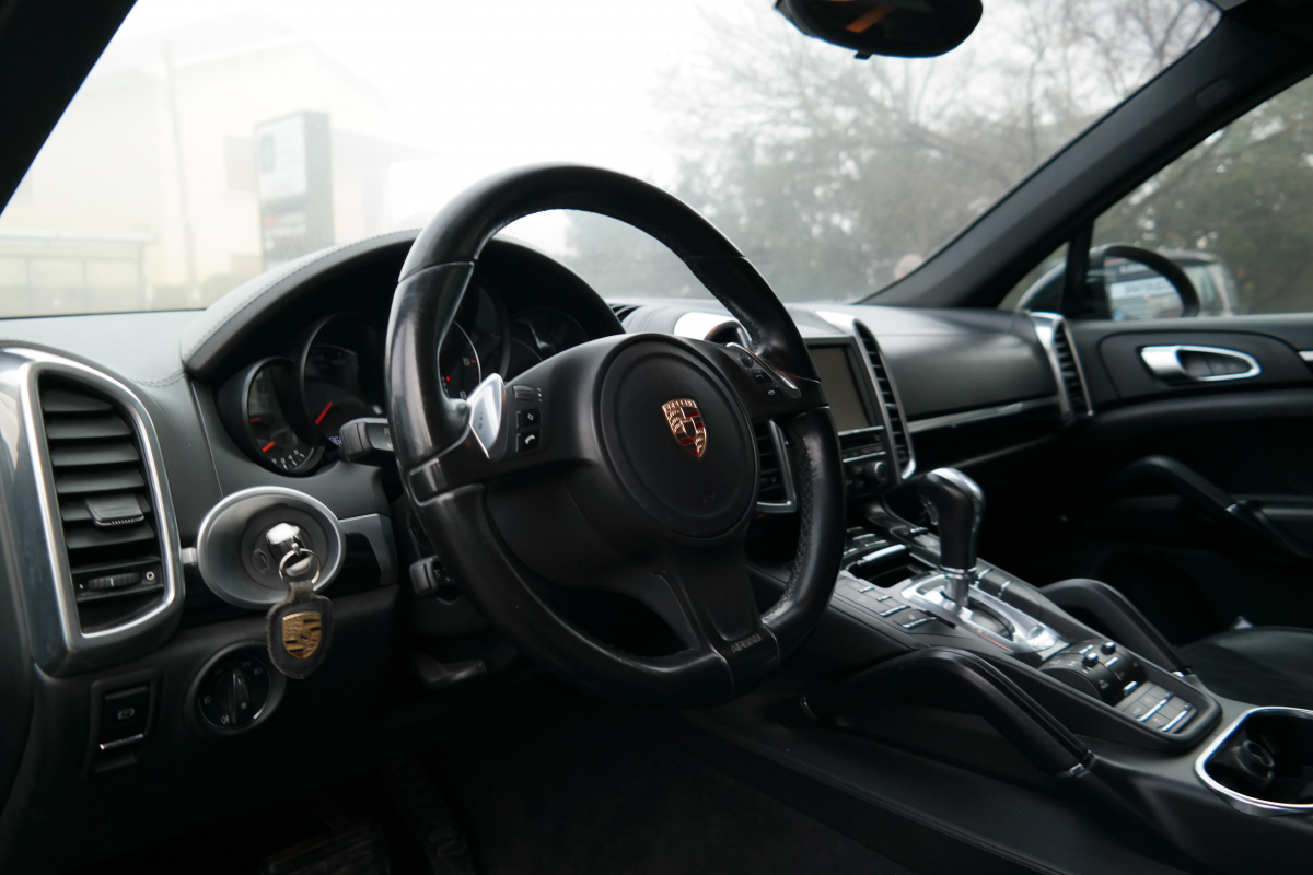Porsche Cayenne — 21