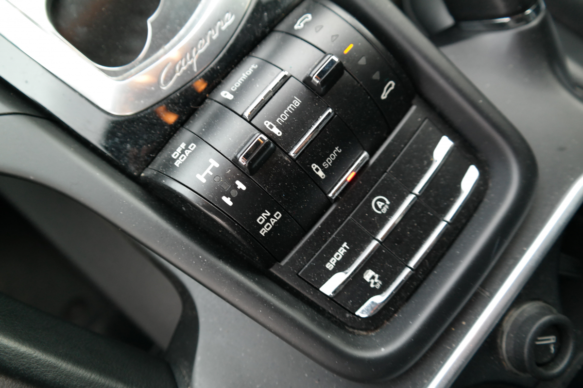 Porsche Cayenne — 28
