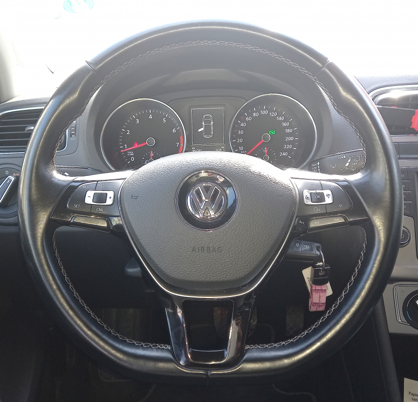 Volkswagen Polo — 9
