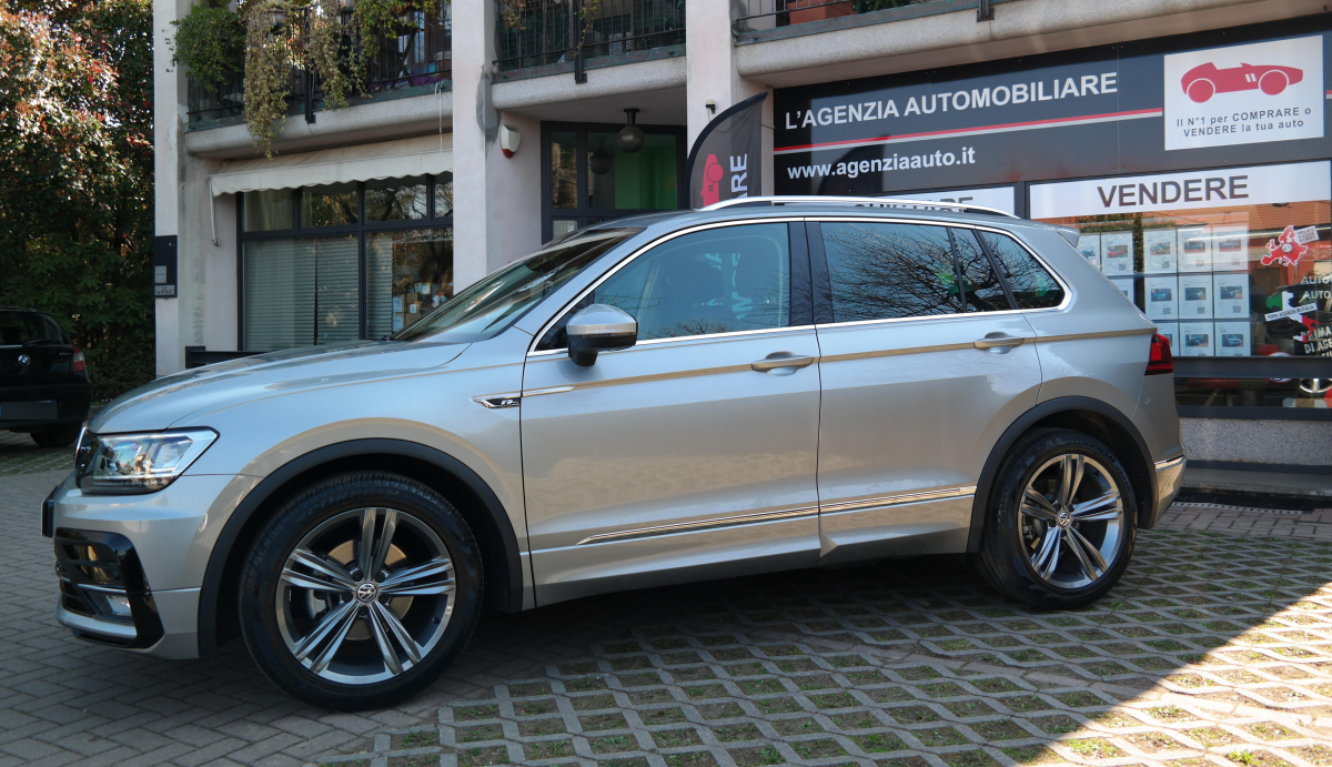 Volkswagen Tiguan — 2