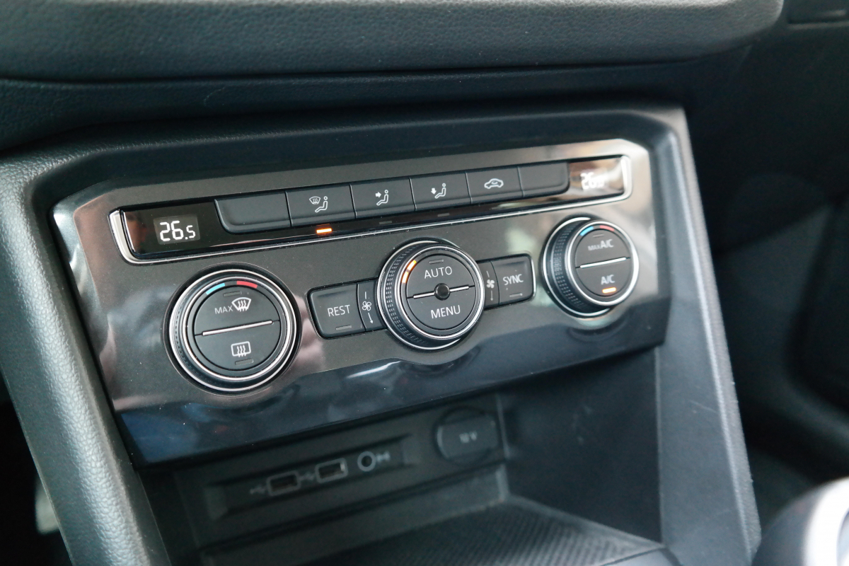 Volkswagen Tiguan — 18