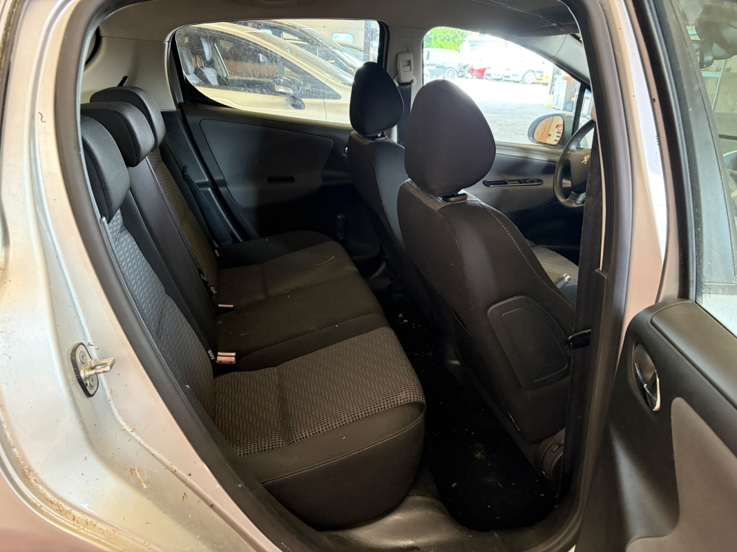 Peugeot 207 — 13