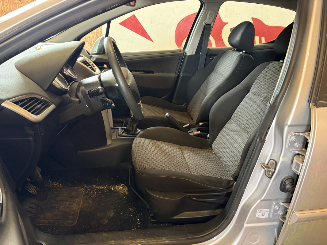 Peugeot 207 — 10
