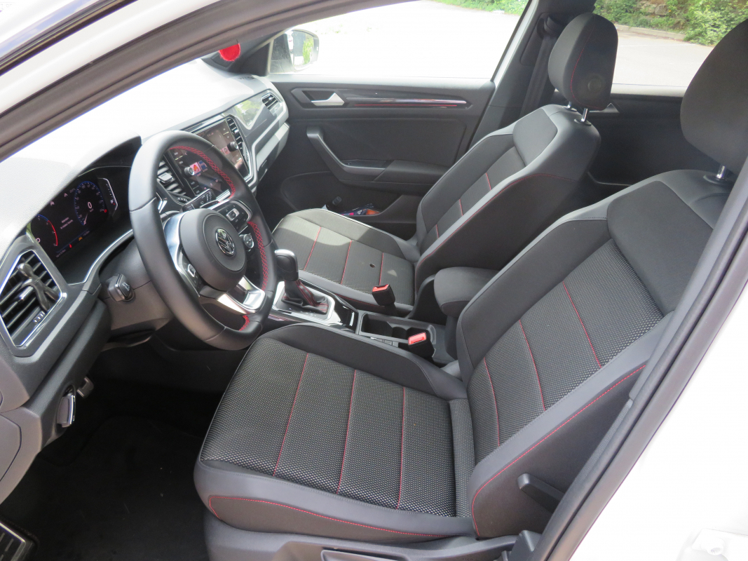 Volkswagen T-roc — 10