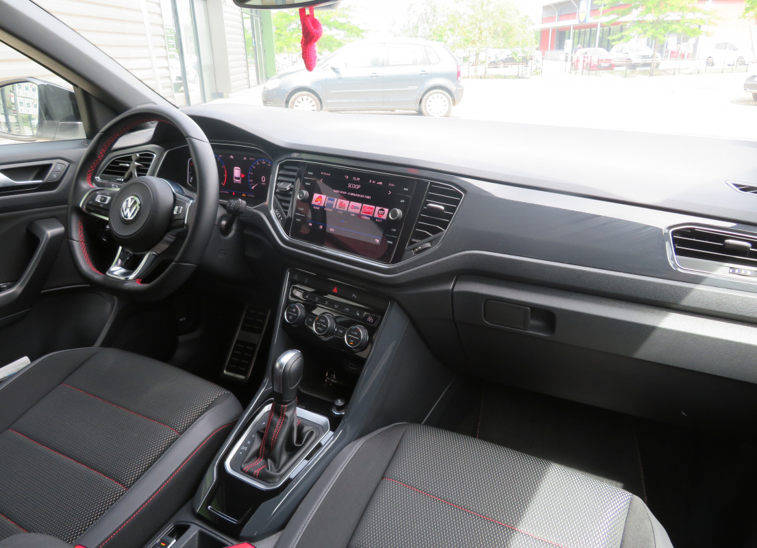 Volkswagen T-roc — 12