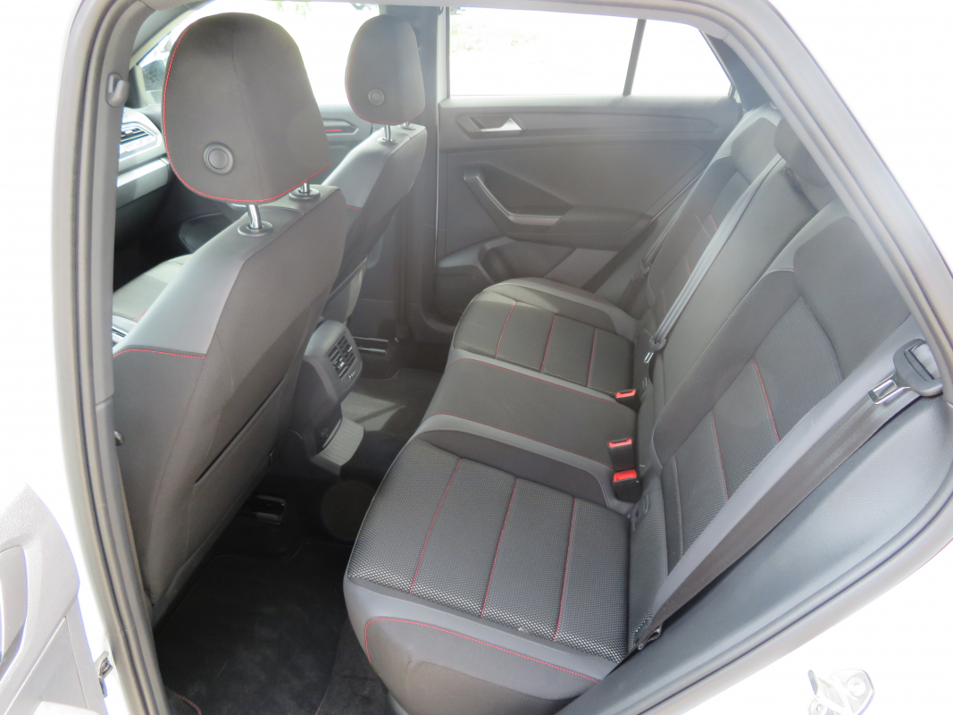 Volkswagen T-roc — 16