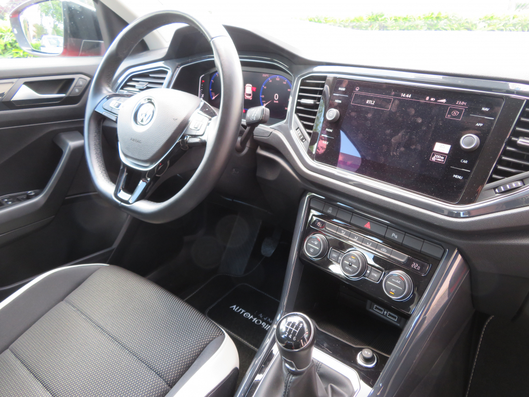 Volkswagen T-roc — 12