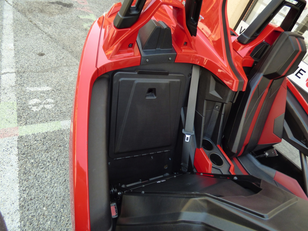 Polaris Slingshot — 28