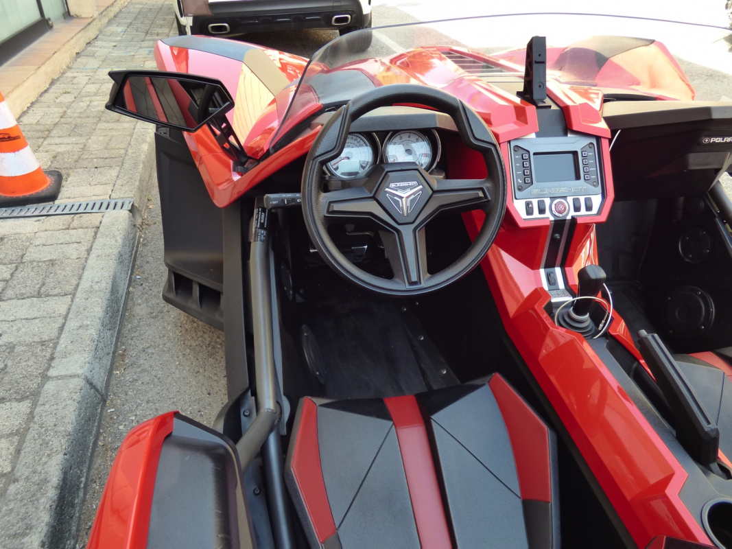 Polaris Slingshot — 10