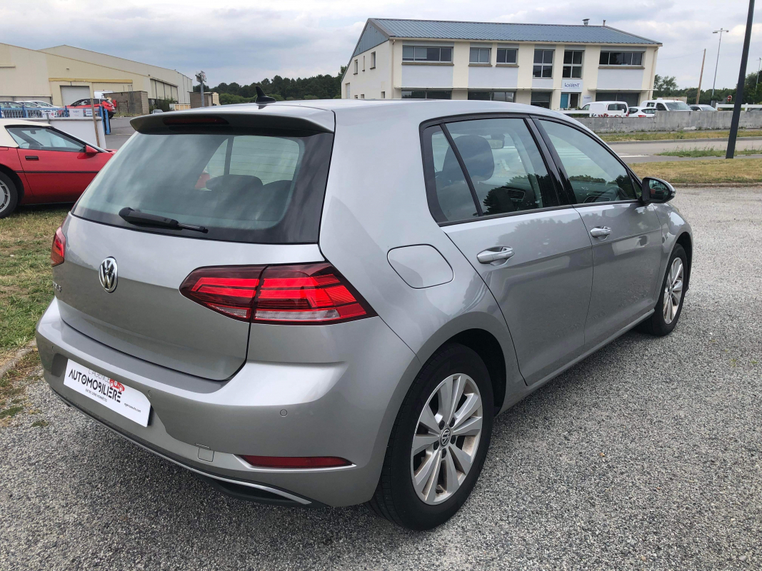 Volkswagen Golf — 5