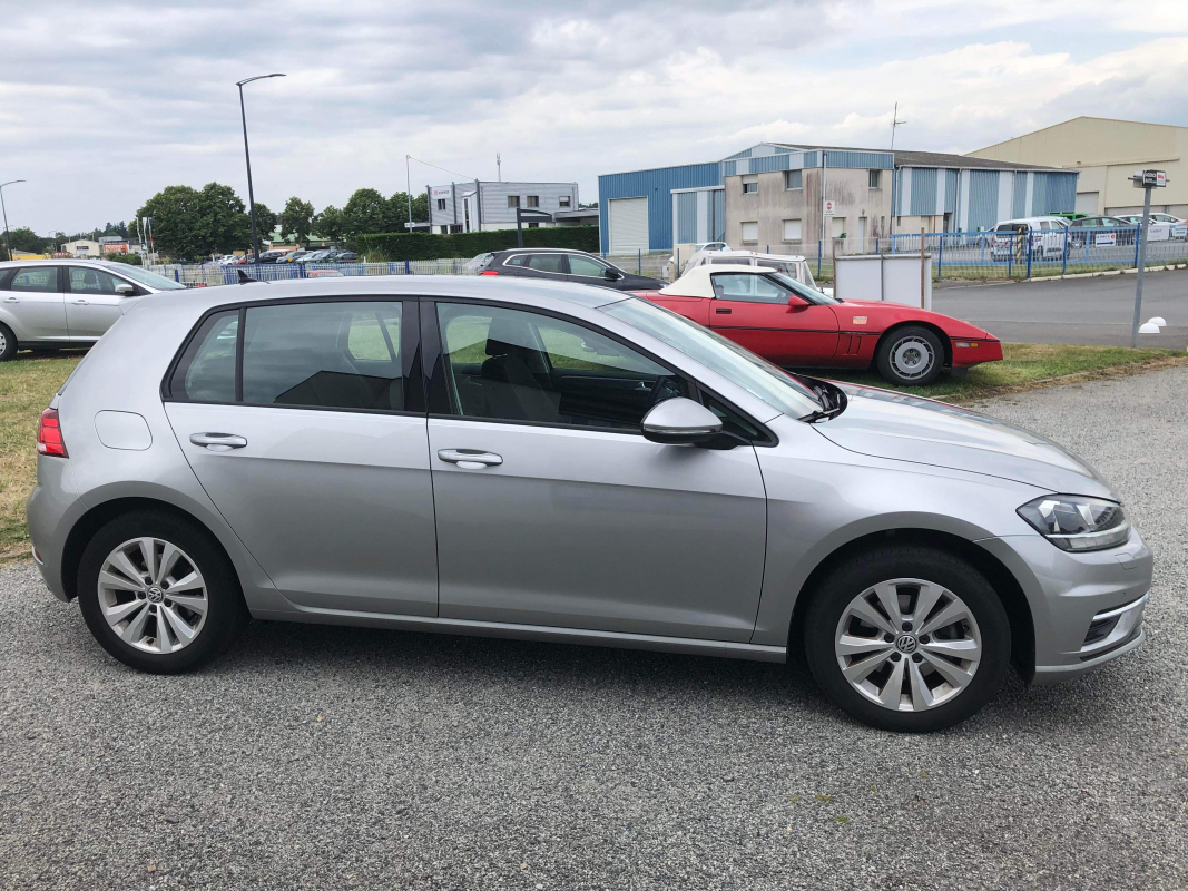Volkswagen Golf — 4