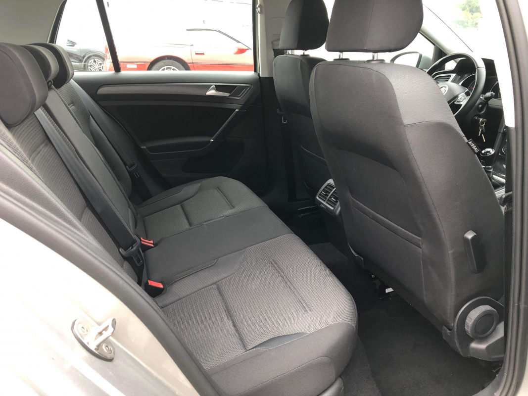 Volkswagen Golf — 17