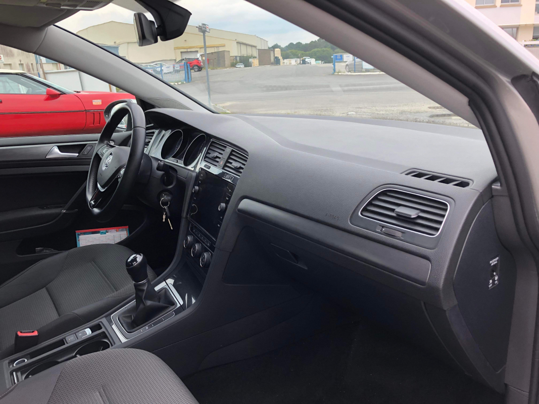 Volkswagen Golf — 11