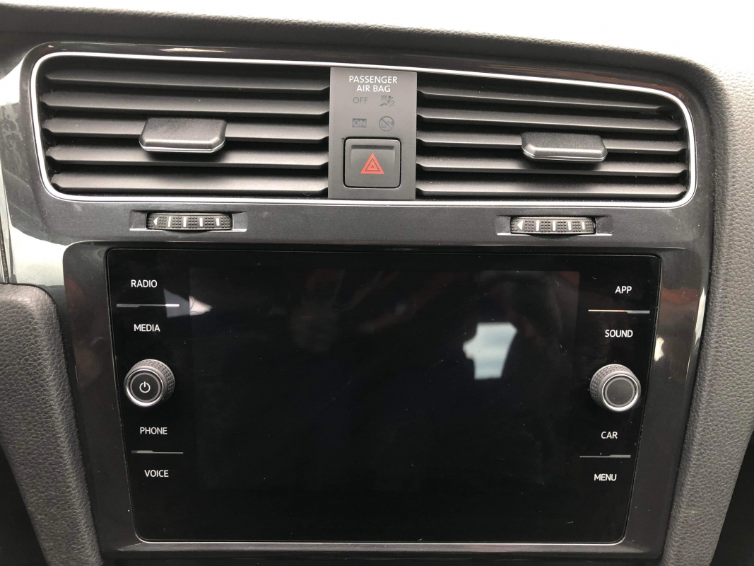 Volkswagen Golf — 24