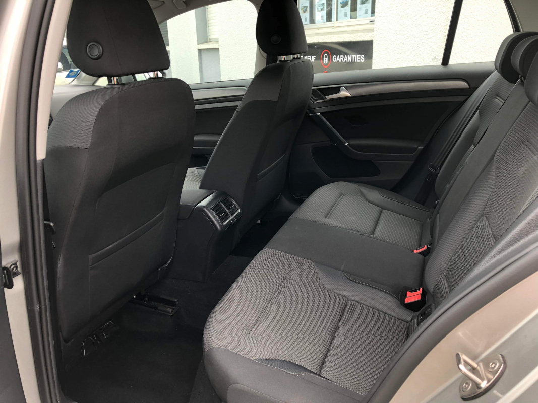 Volkswagen Golf — 16