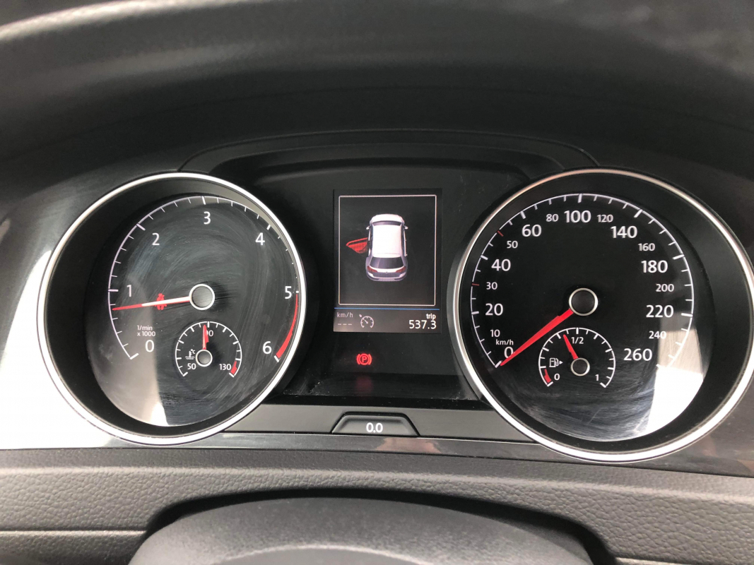 Volkswagen Golf — 25