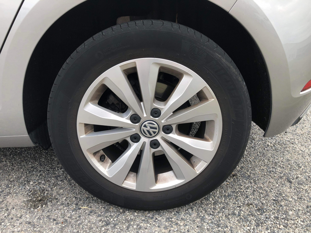 Volkswagen Golf — 20