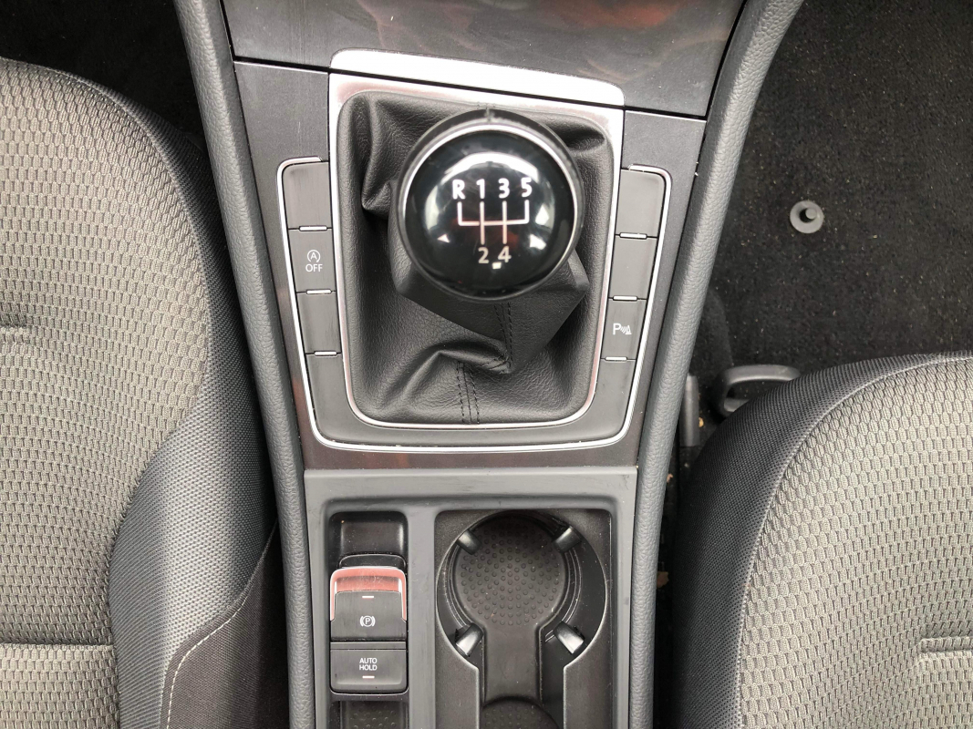 Volkswagen Golf — 31