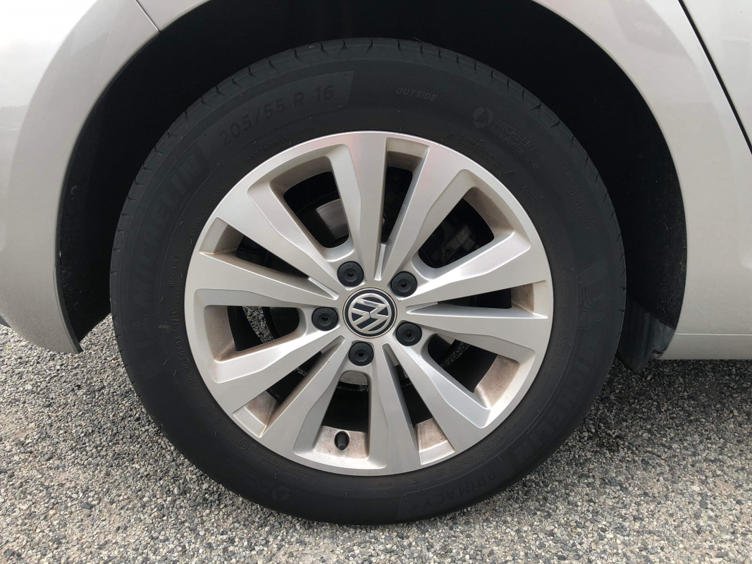 Volkswagen Golf — 21