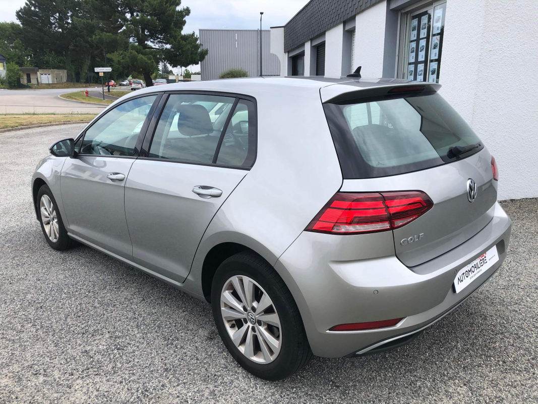Volkswagen Golf — 7