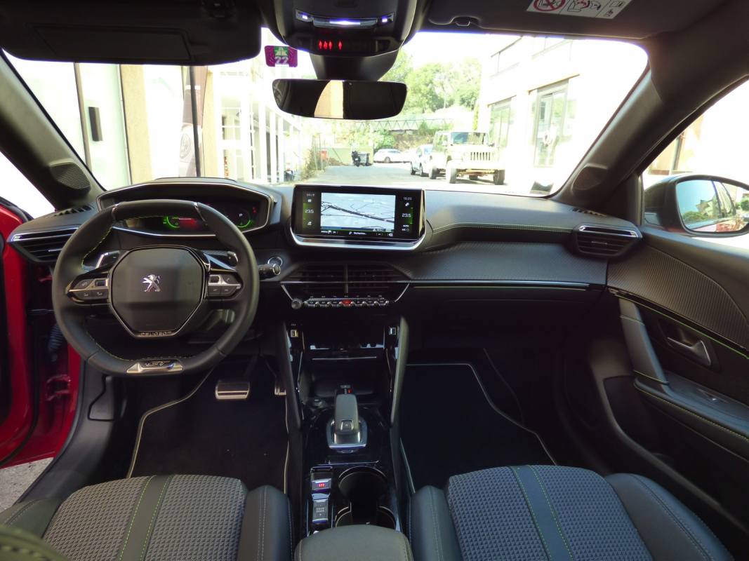 Peugeot 208 — 2