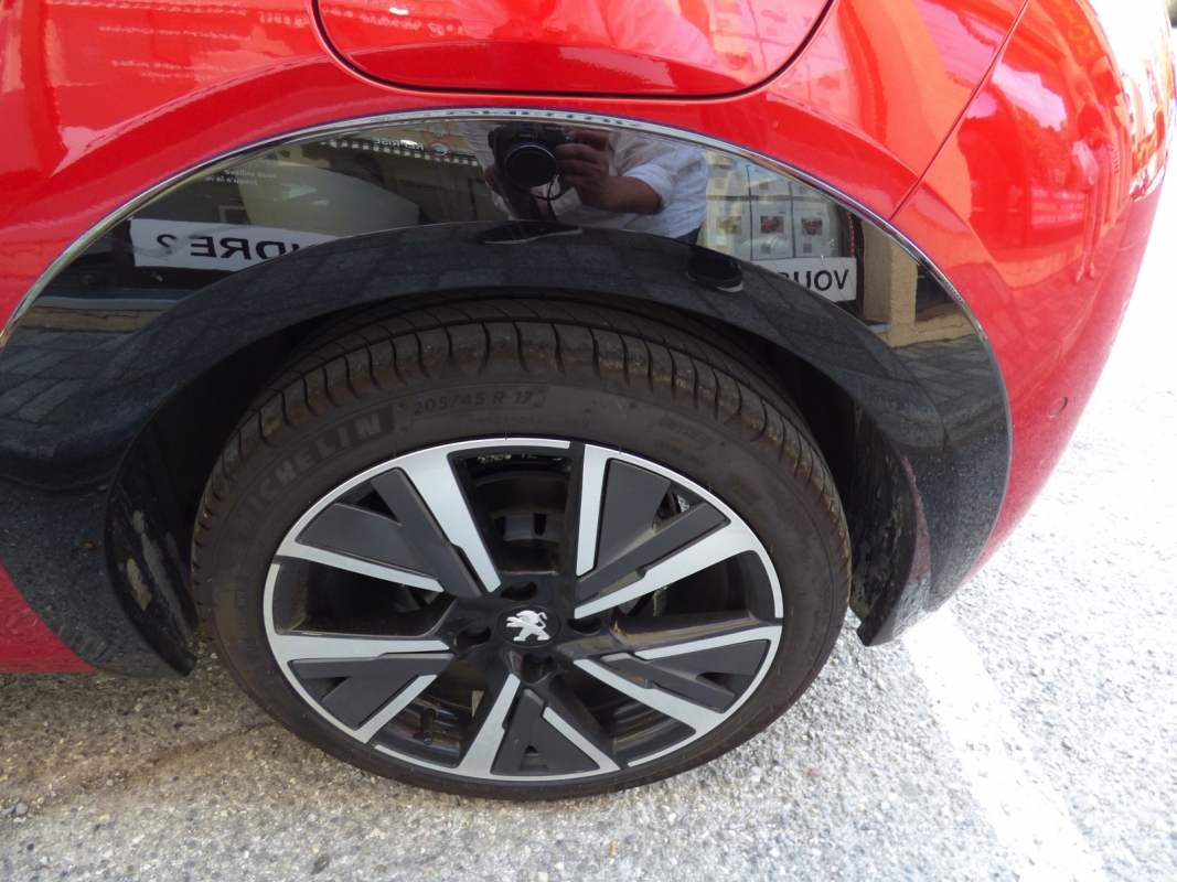 Peugeot 208 — 28