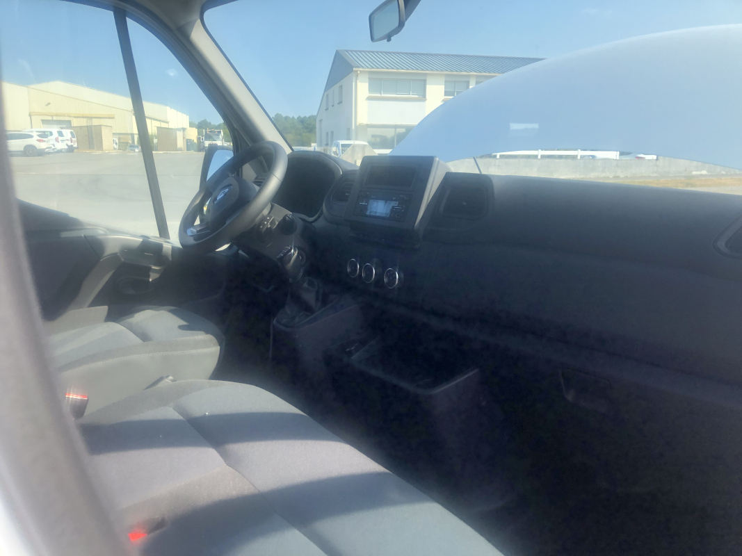 Renault Master — 13