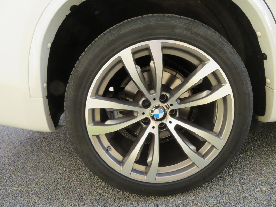 Bmw X5 — 30