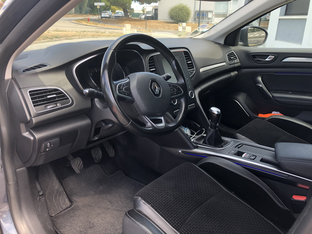 Renault Megane — 9