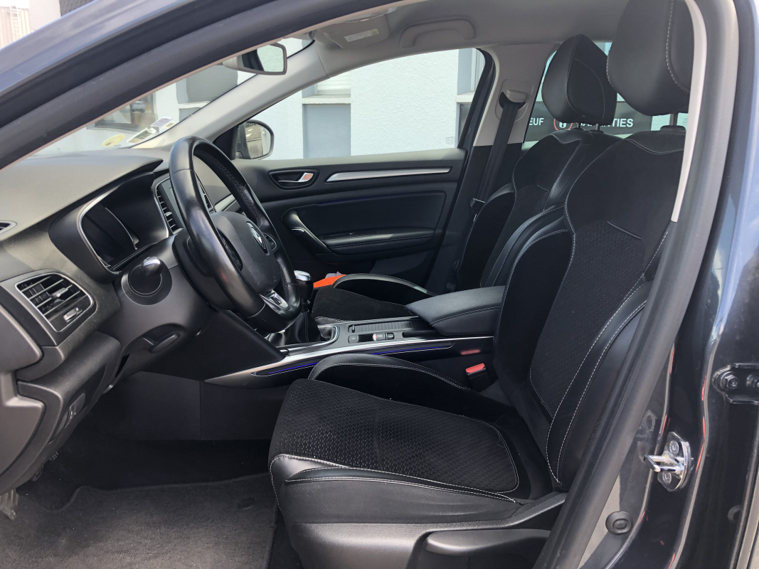 Renault Megane — 12