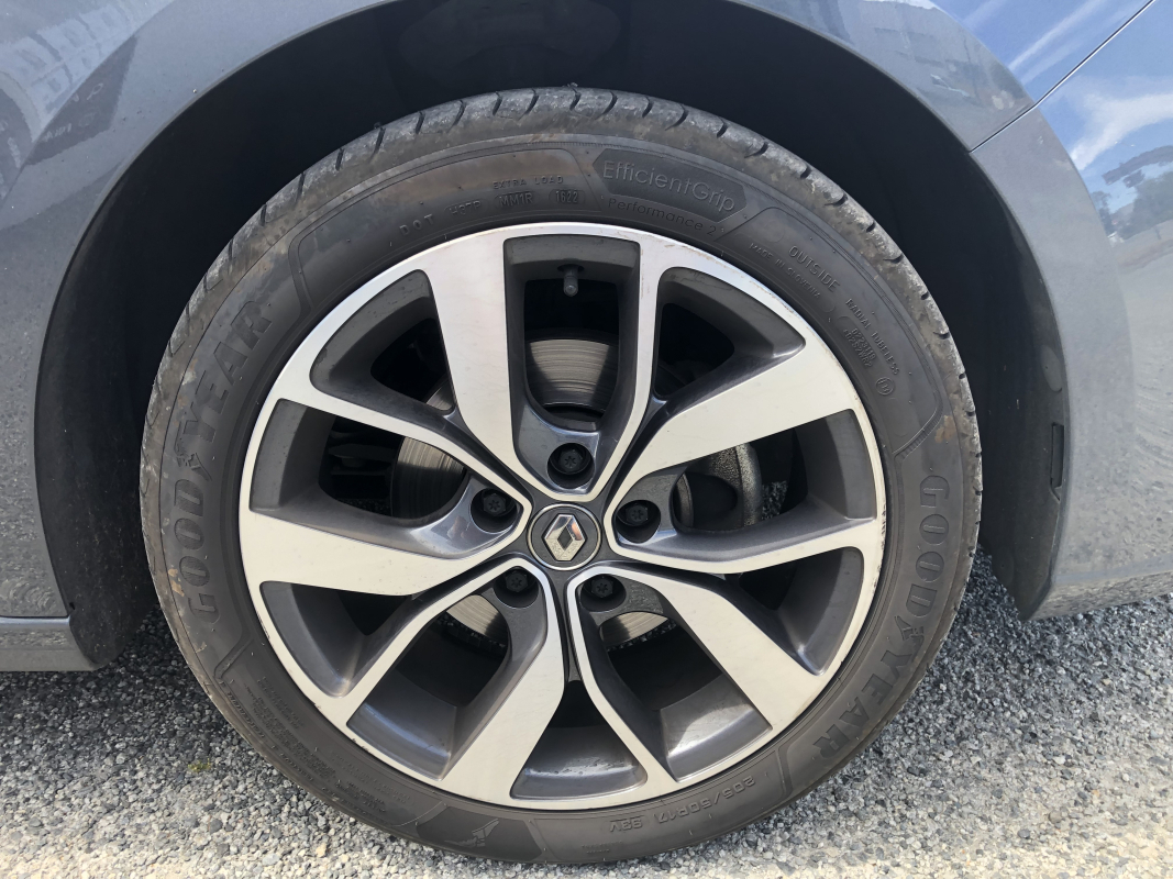 Renault Megane — 19