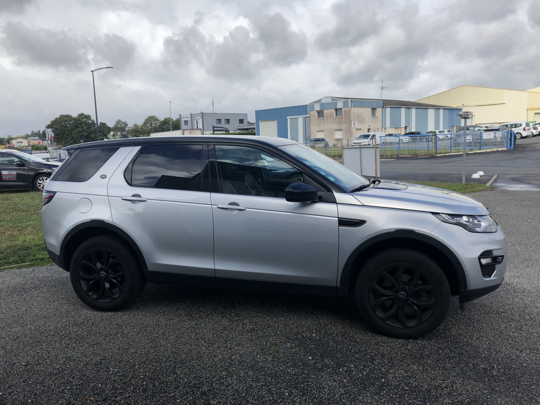Land Rover Discovery — 4