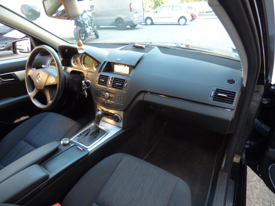 Mercedes Classe C — 24