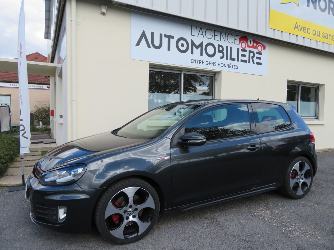 Volkswagen Golf — 2