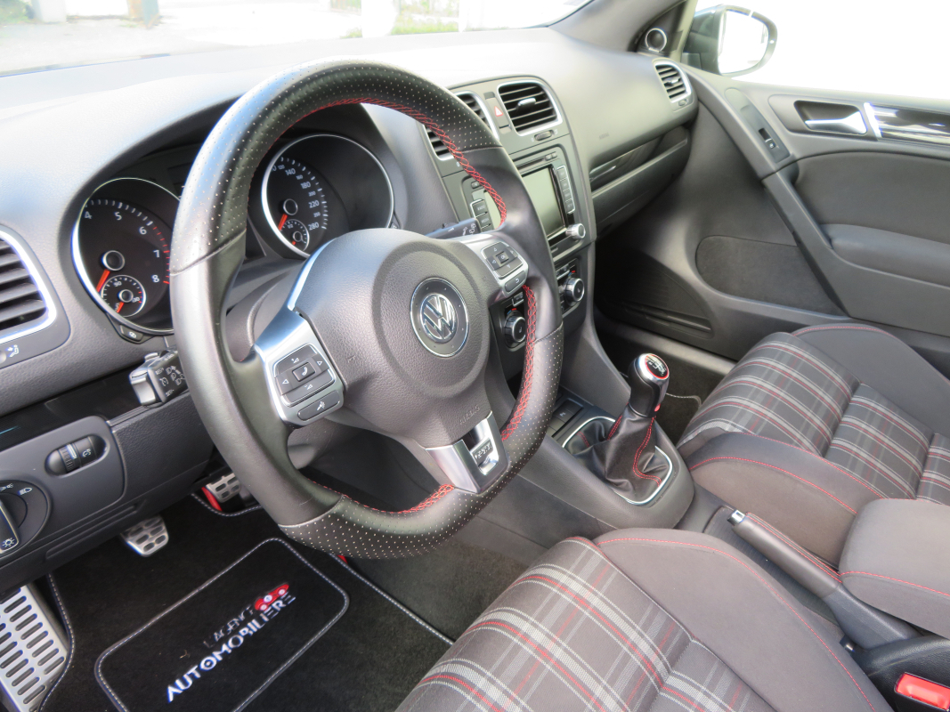 Volkswagen Golf — 10