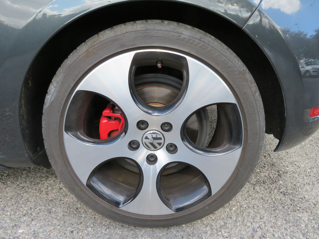 Volkswagen Golf — 23