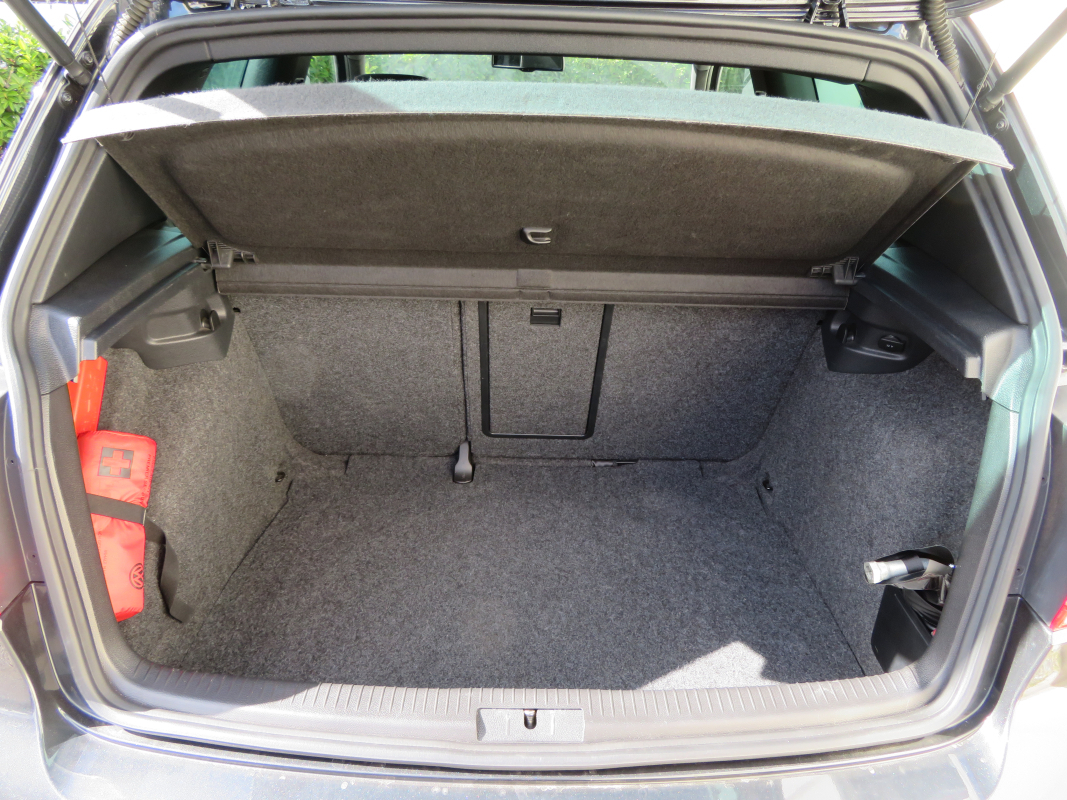 Volkswagen Golf — 17